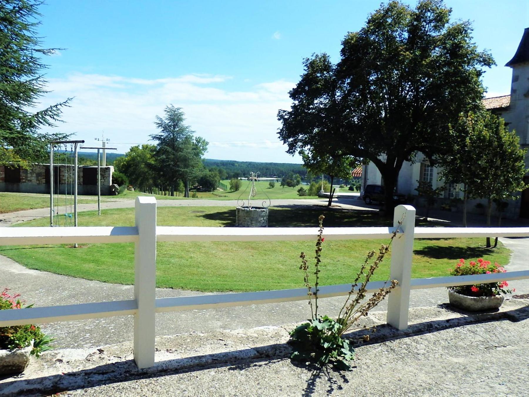 Domaine De Laroque Lou Maisouet Casteljaloux Exterior foto